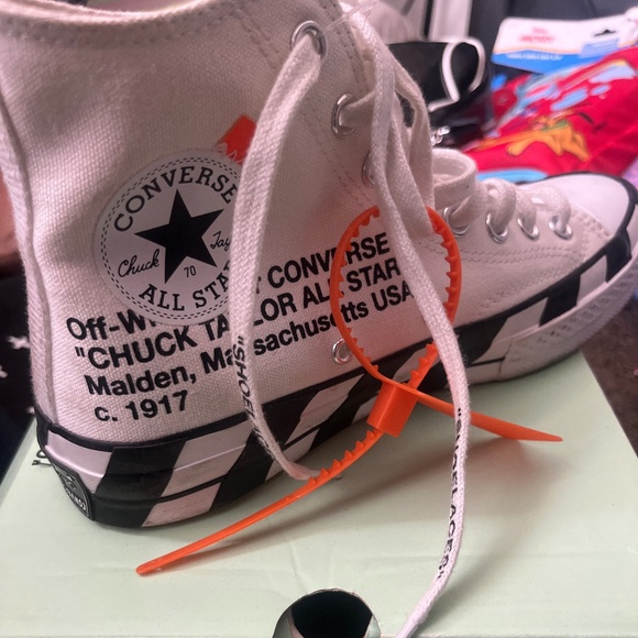 Converse - Picture 1 of 2